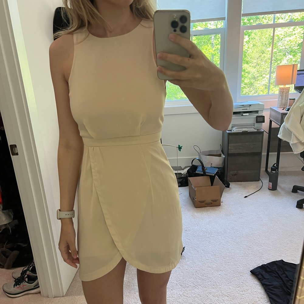 Tobi XS tulip dress in cream